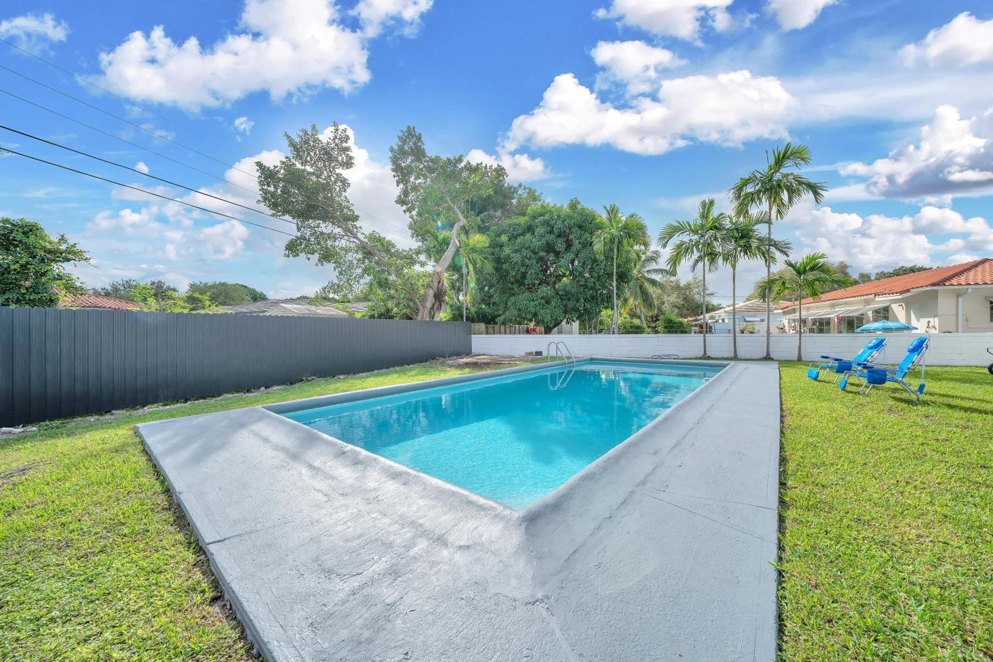 Villa Biscayne Park 2 1 - Renovated Duplex W Pool Extérieur photo